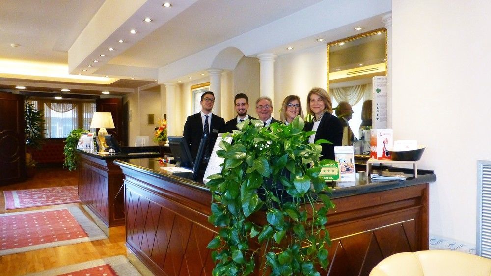 Ih Hotels Padova Admiral Bagian luar foto